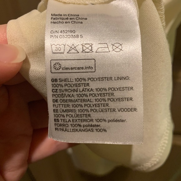 Elegant Flowery Maternity Dress w/Flared Shoulders - Picture 14 of 16